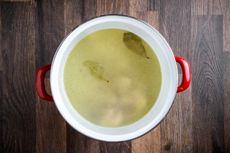 Quick and Full-Flavored Chicken Broth