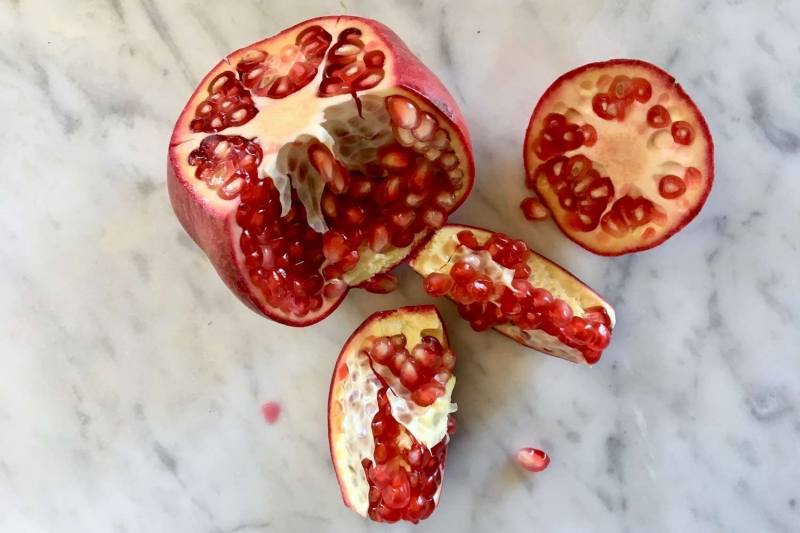 How to Cut Open and Eat a Pomegranate