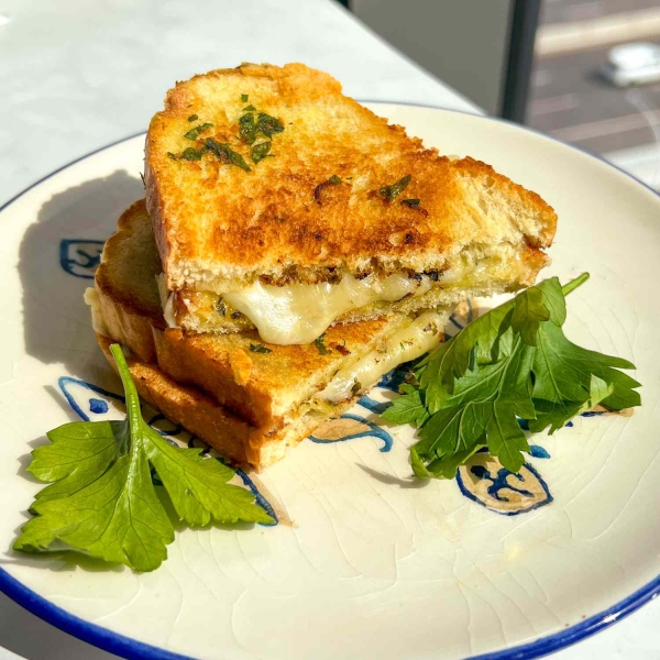 Garlic Bread Grilled Cheese