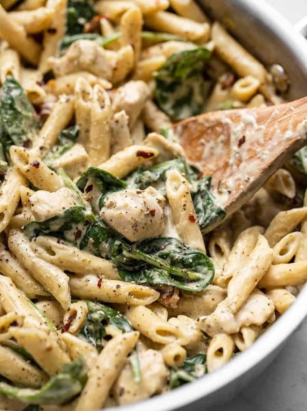 One Pot Creamy Pesto Chicken Pasta