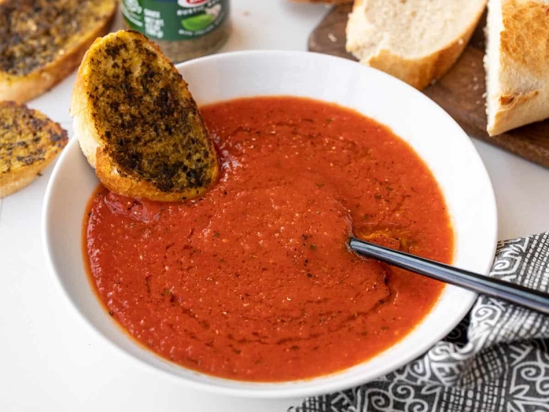 Tomato and Roasted Red Pepper Soup