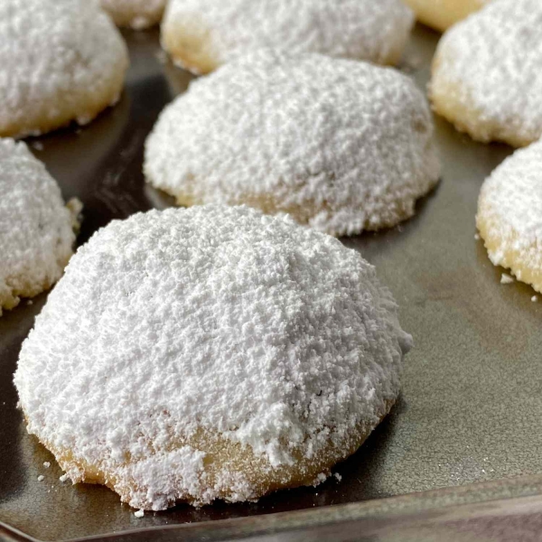 Polvorones: Mexican Wedding Cookies