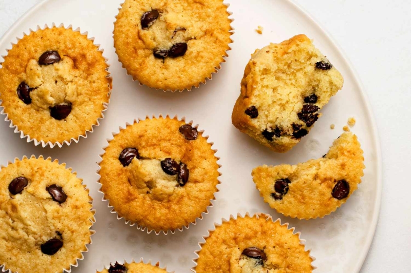 Vanilla and Chocolate Chip Cupcakes