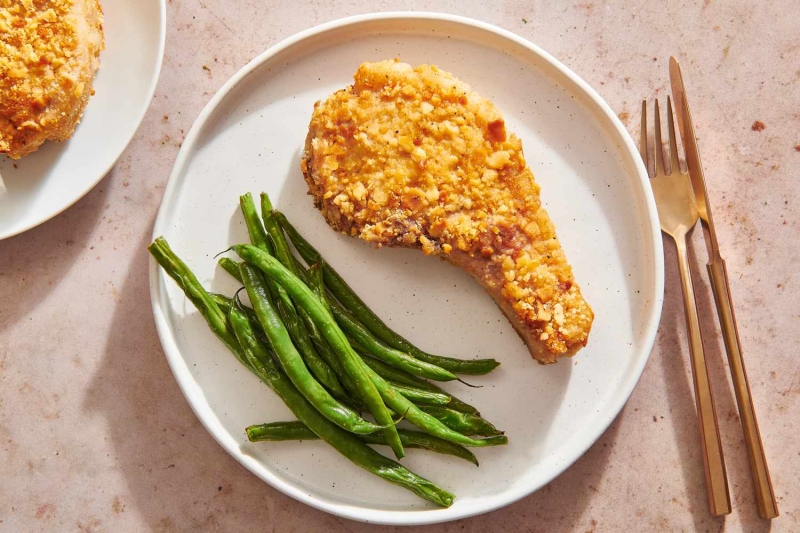 Homemade «Shake ‘N Bake» Sour Cream and Onion Pork Chops