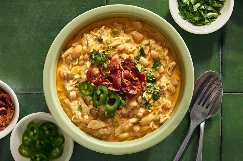 This Jalapeño Popper Chili Turns the Classic App Into a One-Pot Meal