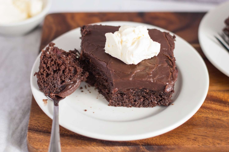 Easy Chocolate Cake With Cherry Pie Filling Recipe