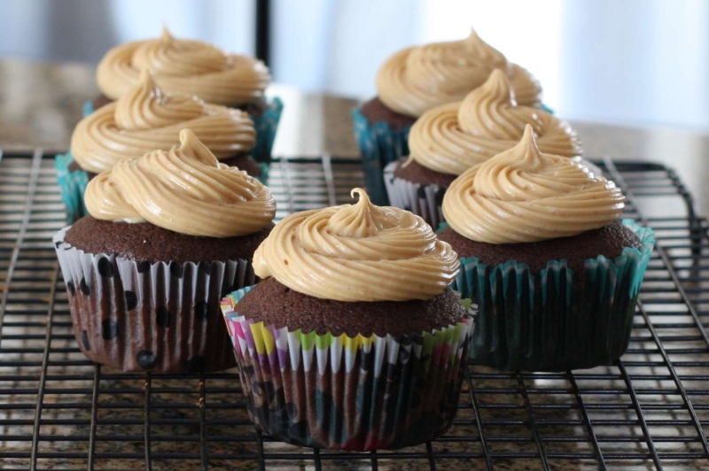 Chocolate Sour Cream Cupcakes