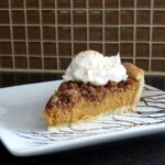 Pumpkin Pie With Graham Cracker Crumble