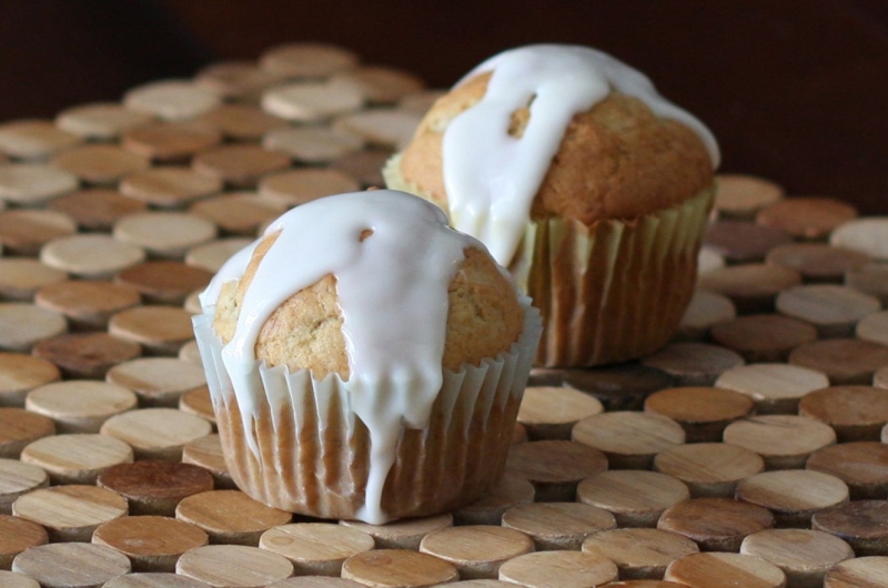 Moist Banana Cupcakes With Vanilla Icing