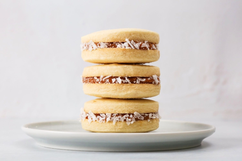 Alfajores Recipe (Caramel Sandwich Cookies)