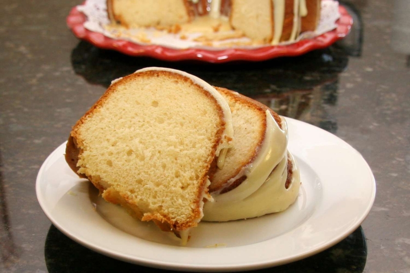 Rum Eggnog Cake