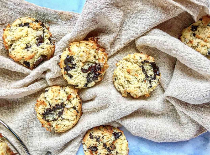 Coconut Flour Cookies With Chocolate Chunks