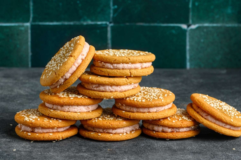 Peanut Butter & Jelly Cookie Sandos