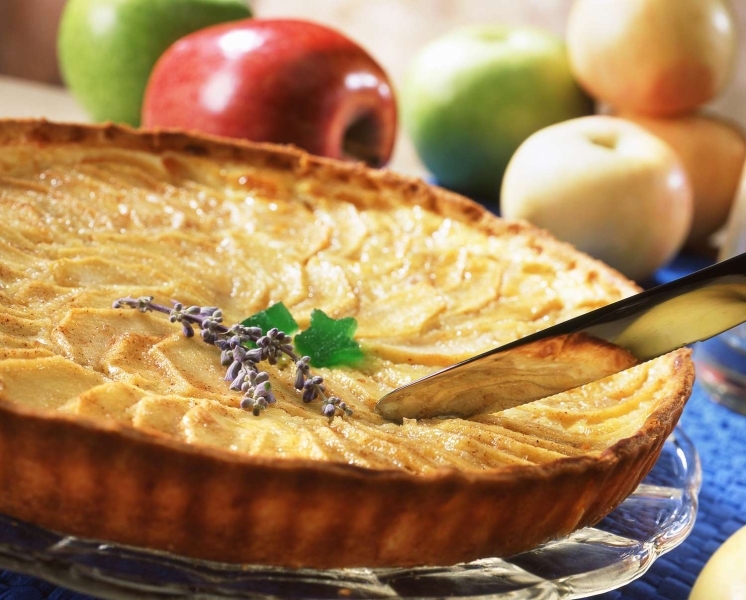 Creamy Spanish Apple Tart