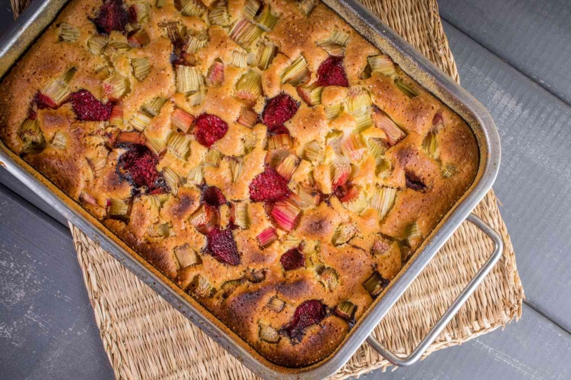 Strawberry-Rhubarb Dump Cake Recipe