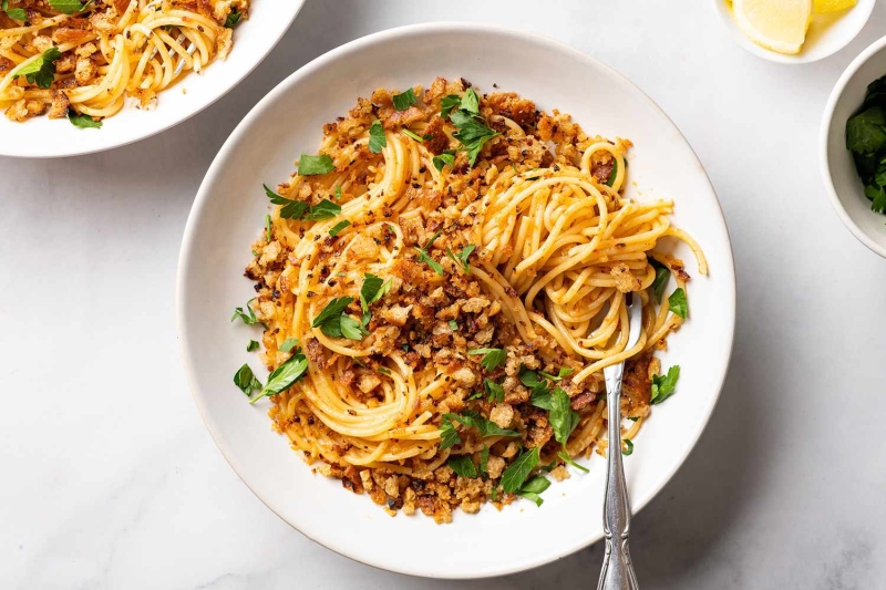 Pasta With Anchovies and Breadcrumbs Recipe