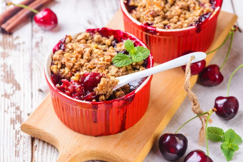 Fresh Cherry Crumble