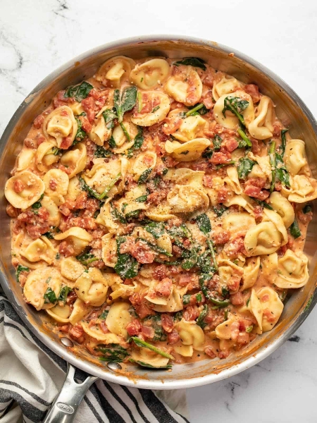 Spinach Tortellini Skillet