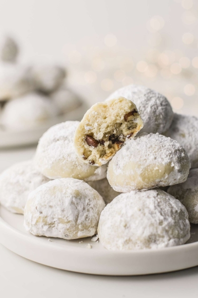 Polvorones: Mexican Wedding Cookies