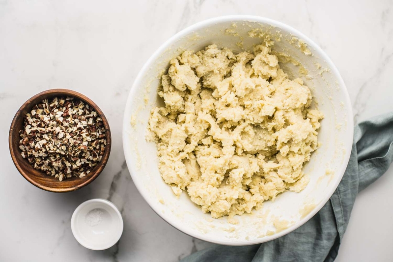 Polvorones: Mexican Wedding Cookies