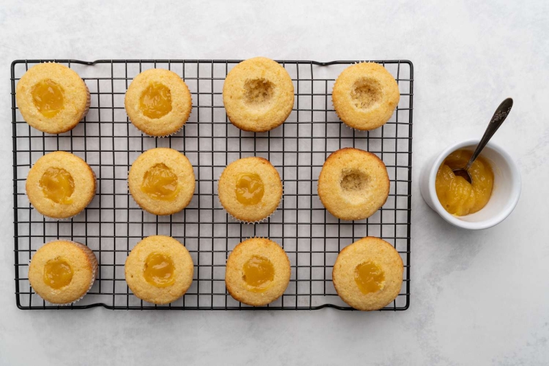 Lemon Curd Cupcakes