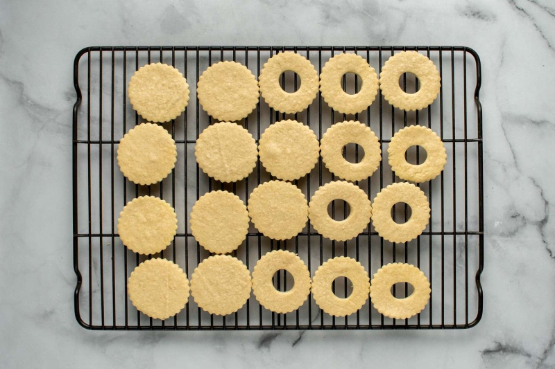 Vanocni Cukrovi (Czech Susenky Christmas Cookies)