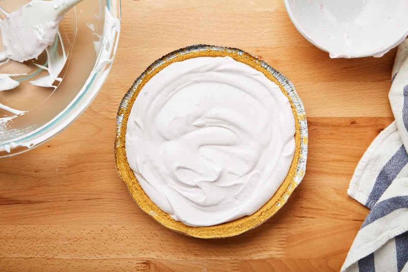 No-Bake Yogurt and Cool Whip Pie