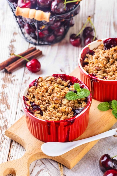 Fresh Cherry Crumble