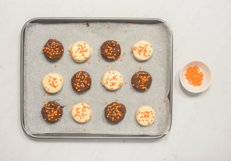 Chocolate-Covered Ritz Cracker Cookies