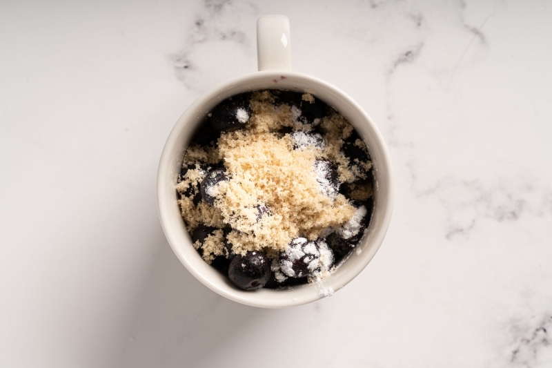 Blueberry Crumble Mug Pie