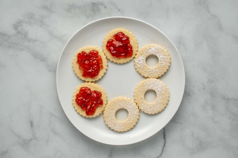 Vanocni Cukrovi (Czech Susenky Christmas Cookies)