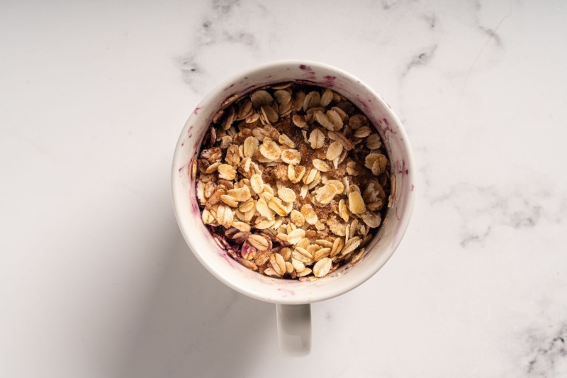 Blueberry Crumble Mug Pie