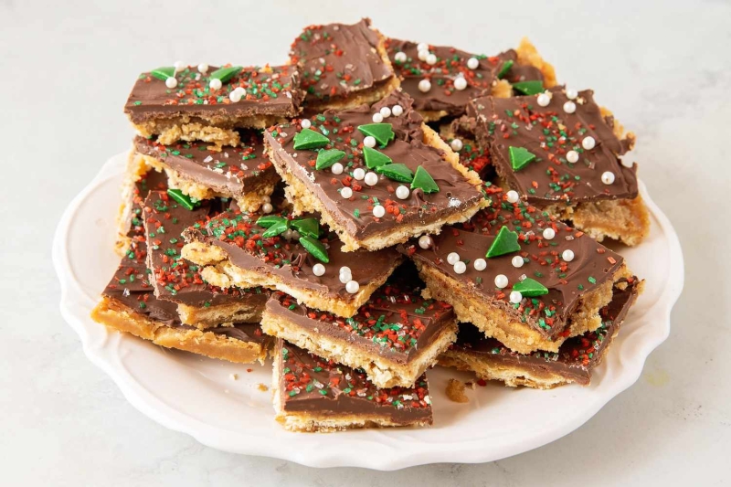 Christmas Cracker Candy Recipe