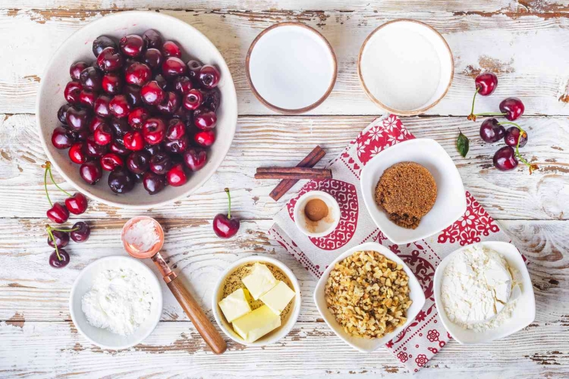 Fresh Cherry Crumble