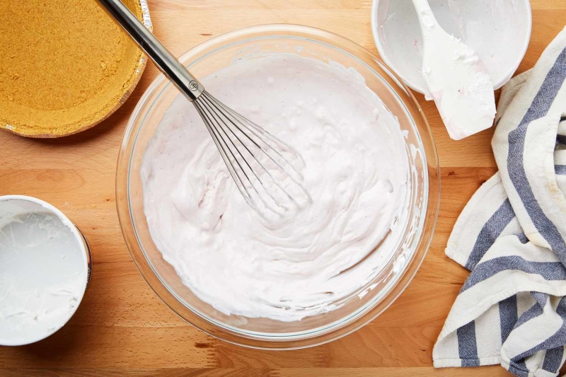 No-Bake Yogurt and Cool Whip Pie