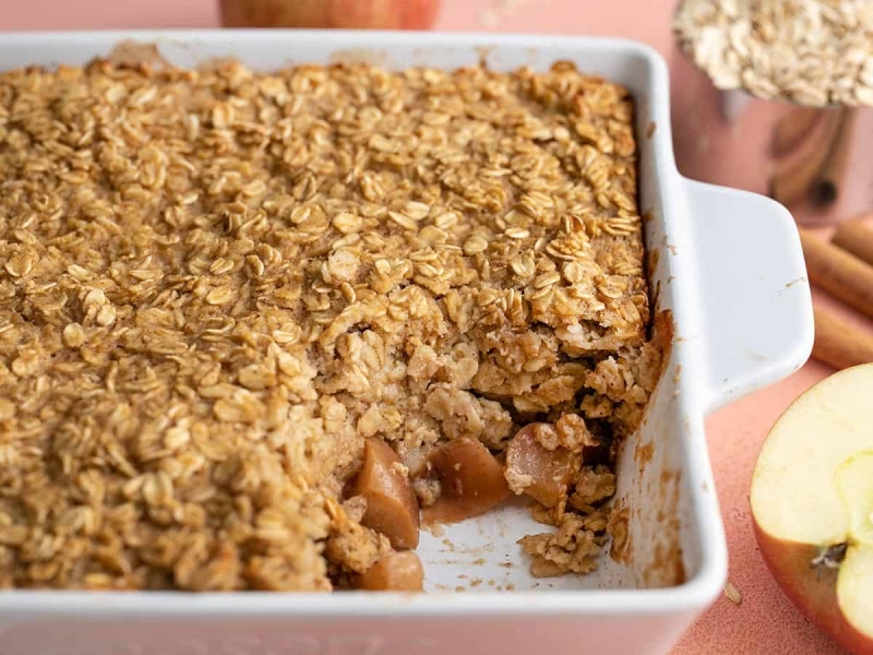 Apple Cinnamon Baked Oatmeal