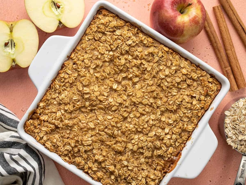 Apple Cinnamon Baked Oatmeal