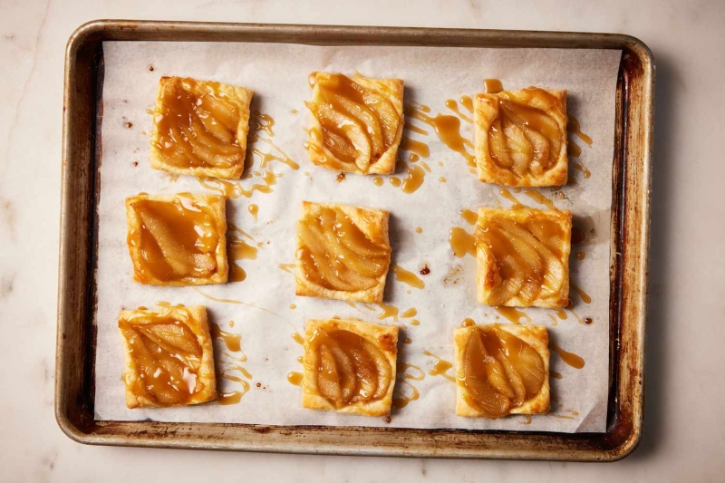 5-Ingredient Mini Pear Tarts