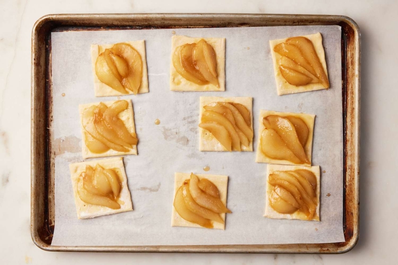 5-Ingredient Mini Pear Tarts