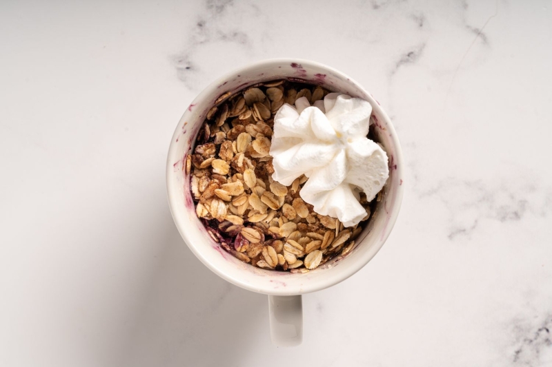 Blueberry Crumble Mug Pie