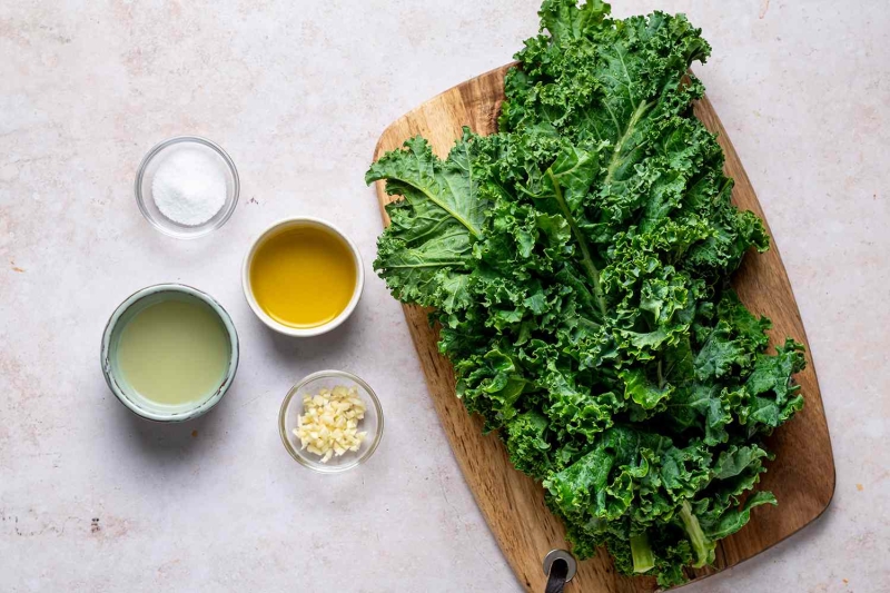 Raw Lemon Garlic Marinated Kale Salad