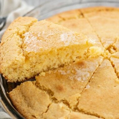 Easy Homemade Cornbread