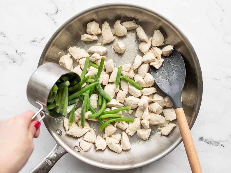 Easy Pesto Chicken and Vegetables