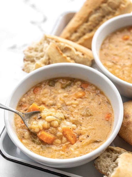 Easy Slow Cooker White Bean Soup