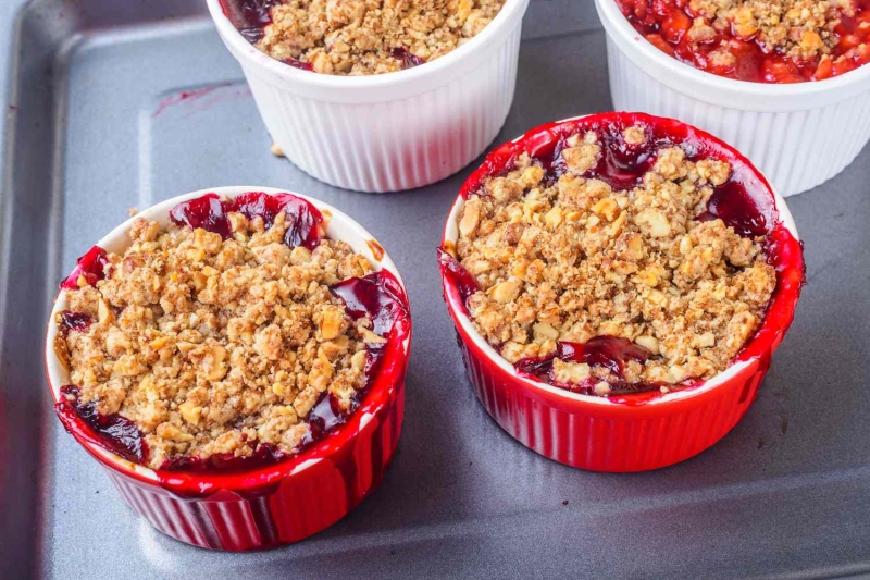 Fresh Cherry Crumble