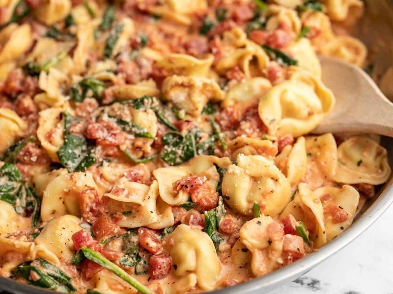 Spinach Tortellini Skillet