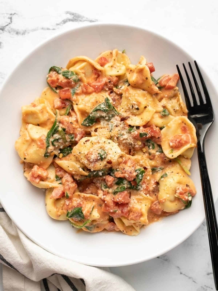 Spinach Tortellini Skillet